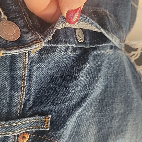 Levi's 501 button fly denim shorts with frayed hem - Picture 2 of 10